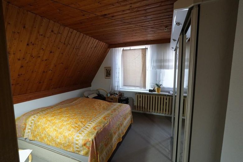 Einfamilienhaus in Wernigerode - von privat zu verkaufen – Schlafzimmer im Dachgeschoss