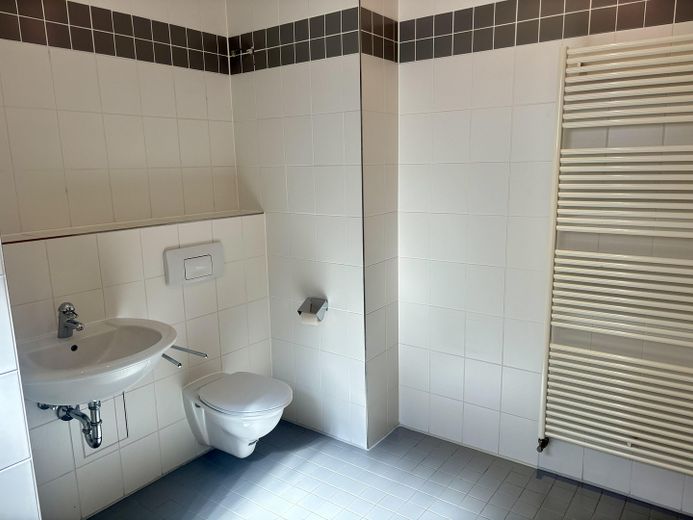Sobre los tejados de Leipzig: dúplex de 2,5 habitaciones con 25 m² de terraza-solárium en la azotea en Rosental/Zoo – Foto 14