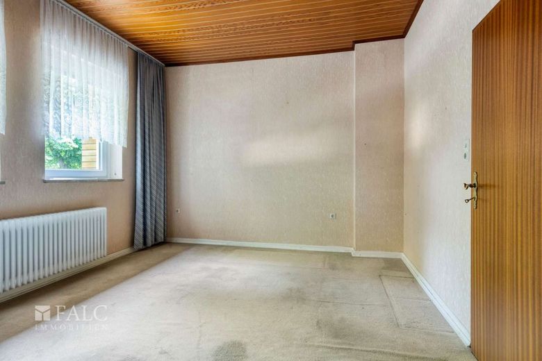 Charmantes Reihenmittelhaus mit Potenzial in Bilderstöckchen – Schlafzimmer