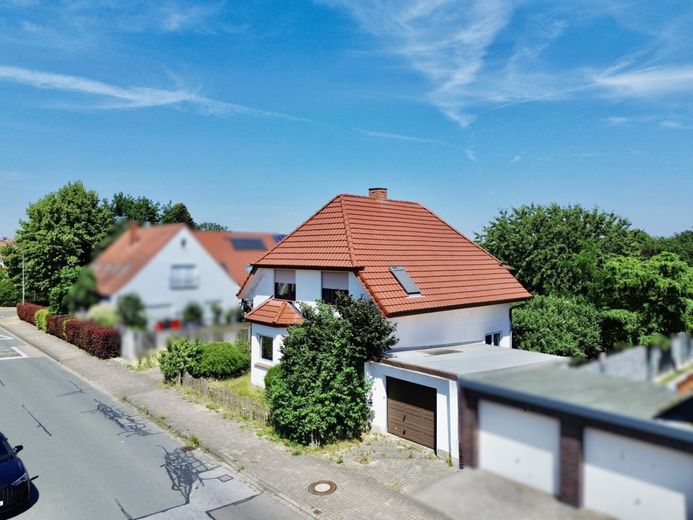 Potenzial erkennen, Wohnträume verwirklichen. – Seitenansicht