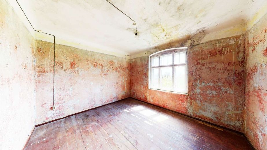 Sanierungsbedürftige Juwel - Denkmalschutz Villa bei Magdeburg über 348m² Wohntraum PROVISIONSFREI – Obergeschoss Buero