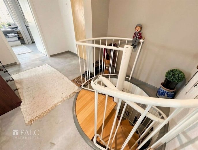 Renditestark investieren: 3-Zimmer-Wohnung Leipzig – Treppenaufgang 3. Zimmer