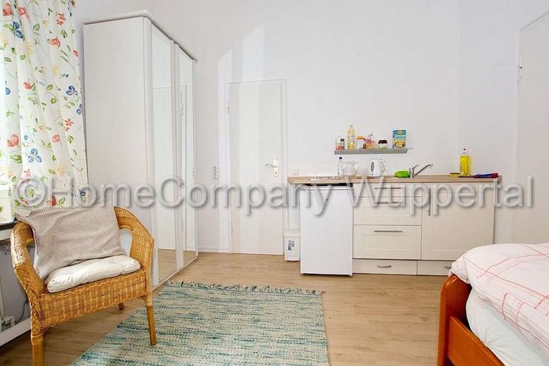 Möbliertes Zimmer mit eigenem Duschbad und DSL-Nutzung in bevorzugter Lage – 92dc10c822951a727e80482394f6f53de2f81fe8.jpg