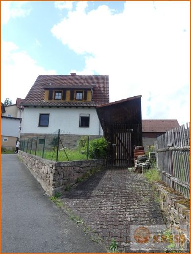 Kleines mit viel Hingabe saniertes Häuschen und Carport in ruhiger Ortslage von Sinntal-Züntersbach – Bild 8