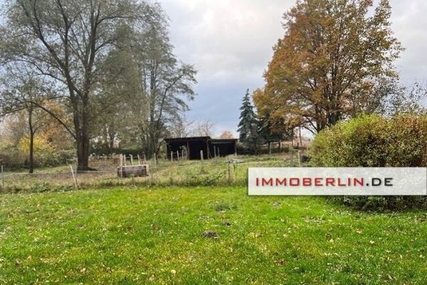 IMMOBERLIN.DE - Charmantes Einfamilienhaus + Nebengelasse auf sehr großem Anwesen