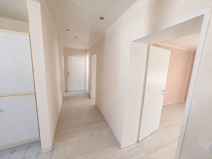 Exklusives 3 / 4 Zimmer Eigentumswohnung mit Balkon – Foto 9