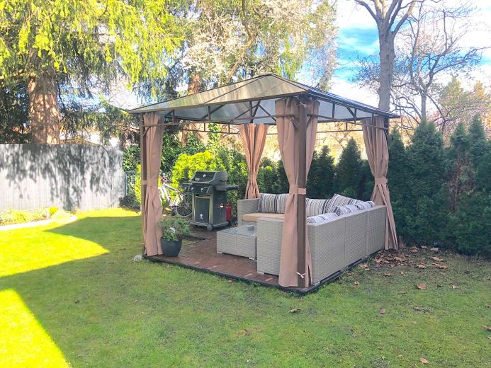 1,5-Zi.-Wohlfühloase mit eigenem Garten + zusätzl. TOP-Hobbyraum in Bestlage Gartenstadt-Trudering – Pavillon (ohne Möbel)