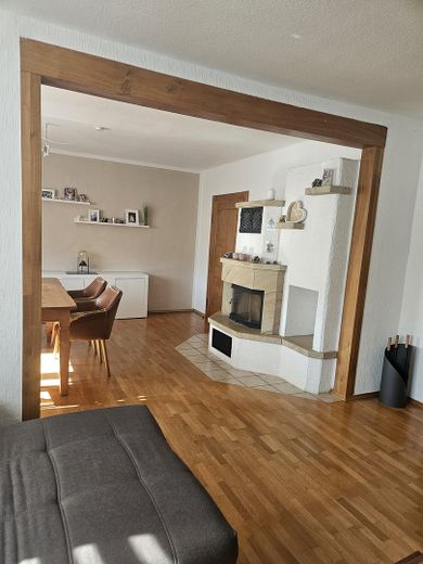 Stattliches Anwesen – Esszimmer mit Kamin EG