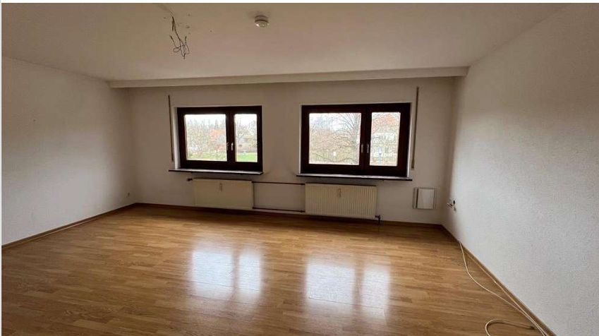 Spacieux appartement de 5 pièces avec jardin dans un emplacement central à Ditzingen – Photo 4