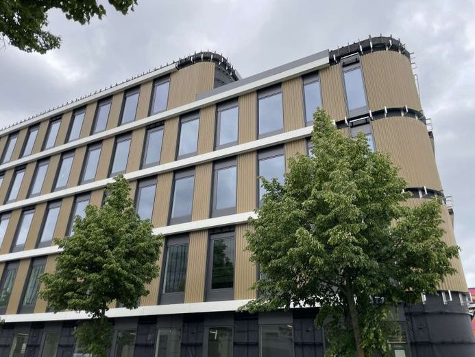 ERSTBEZUG! Hochwertige Büroetage mit 858m² direkt an der alten Messe! – Foto 1