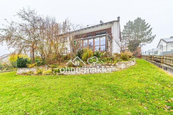 Zweifamilienhaus in Massivbau mit großem Garten in ruhiger Lage
