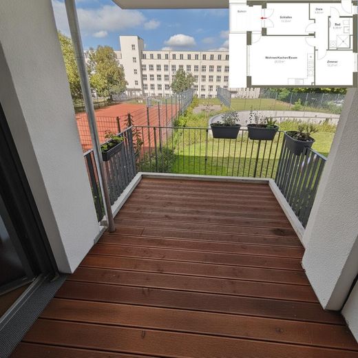 Construcción nueva 2025, sin comisión: 3 habitaciones, 74,43 m², balcón, ascensor - Berlín-Lichterfelde – Balkon mit Blick ins Grüne