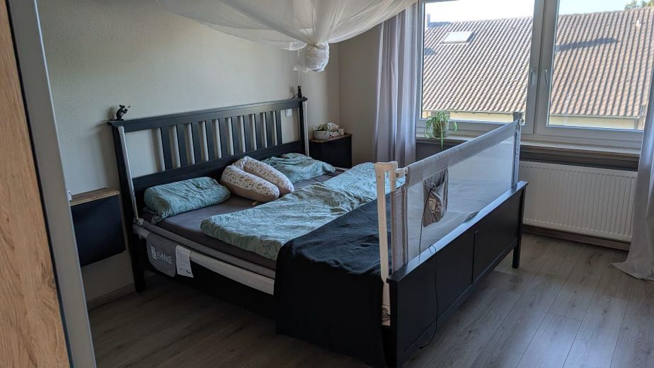 Schweinfurt yakınında misafir daireli ev, ticari salon + imarlı arsa – Schlafzimmer OG
