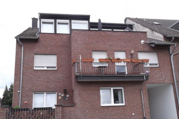 2-Zimmerwohnung mit Balkon, seperatem Keller, Garage in ruhiger Wohnlage im Süden von Kerpen-Buir