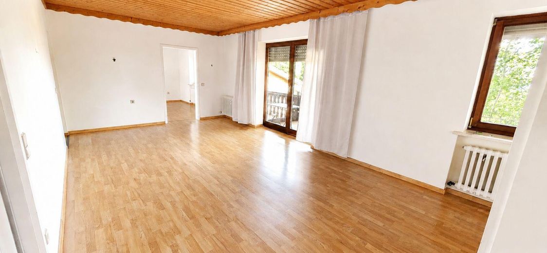 Helle 3-Zimmer-Wohnung mit Balkon und Bergblick – Foto 2
