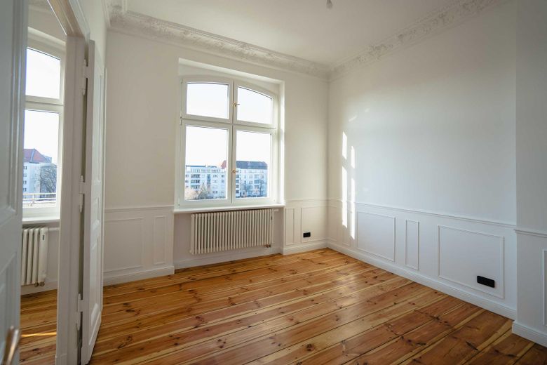 Provisionsfrei: Erstbezug am Volkspark Wilmersdorf, 3-Zi Stuck-Altbau, Balkon, Blicke über die Stadt – Zimmer 1