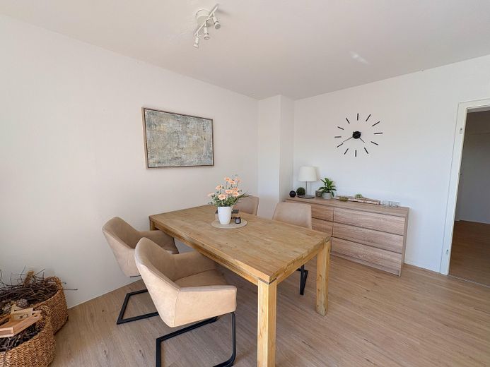 Provisionsfrei - Wohnen wie im eigenen Haus: 120m² mit Garten, Traum-Weitblick & Wellness-Faktor – Esszimmer