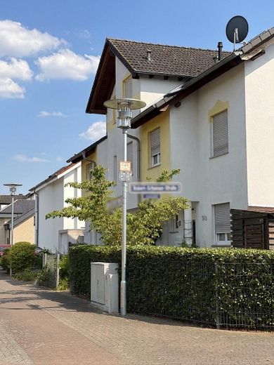 Provisionsfreies Raumwunder - Sehr gute Anbindung und nah am Grünen! – Hausansicht