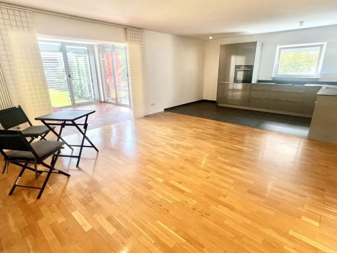 Moderne 2 Zimmer EG Wohnung mit Wintergarten – Foto 1