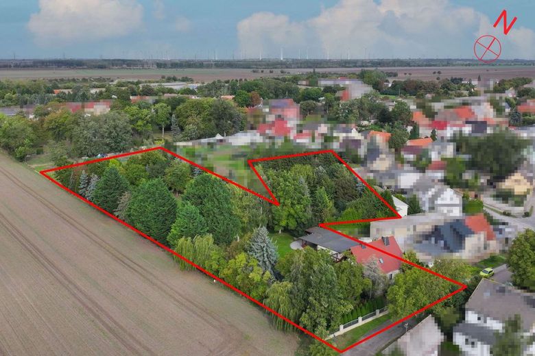 Ungestörtes Leben auf idyllischem Grundstück mit Teichen &amp; traumhaftem Einfamilienhaus bei Staßfurt – Suedost Luftbild