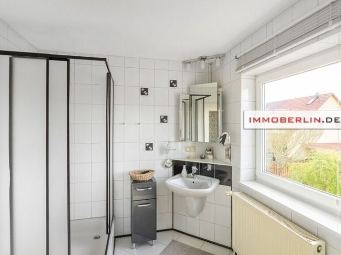 IMMOBERLIN.DE - Fantastisches Einfamilienhaus mit zwei eigenständigen Wohneinheiten & Sonnenterrasse – Foto 1