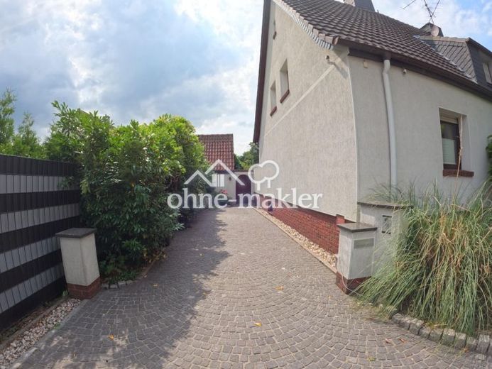 Gepflegte Doppelhaushälfte in Duisburg-Bergheim – Foto 1