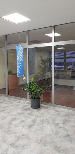Büro - Praxis - Kanzlei - Lager - barrierefrei - Größen von 16 m² bis 1500 m² – Trennwände