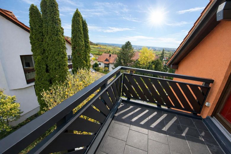 Balkon mit Blick aufs Tal