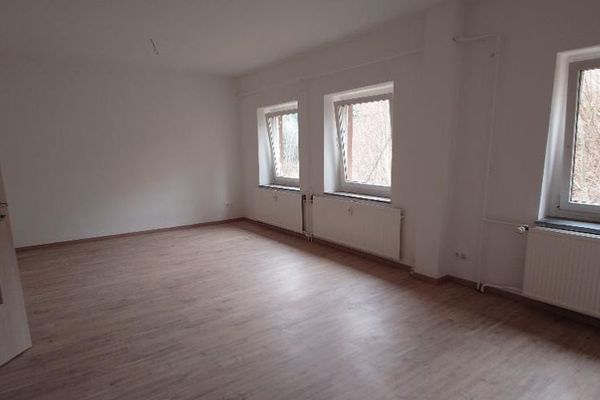 Saniert in 2022 - 4-Zimmer-EL-Maisonette-Whg. mit 2 Bädern