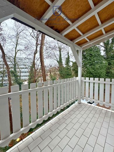 "Haus im Haus" 5-ZKB Wohnung + Stellplatz in Top-Lage nahe der Uni – Überdachter Balkon OG