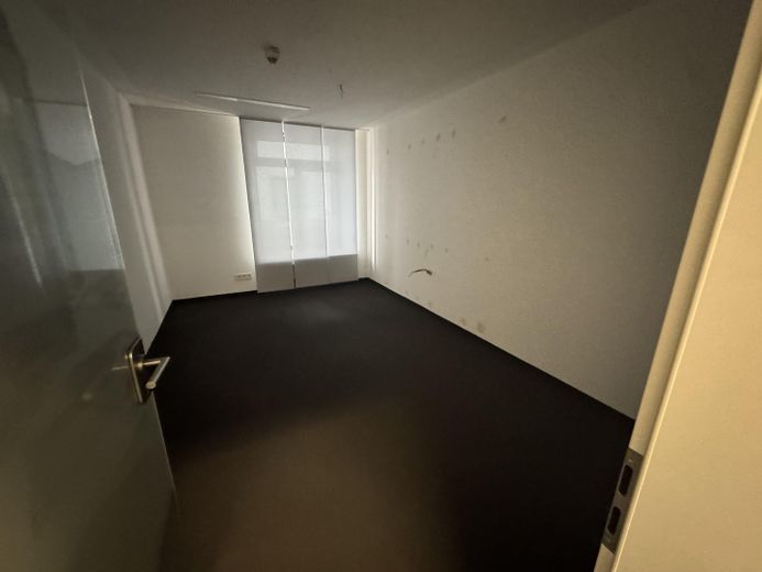 Großzüge Gewerbeeinheit am Stadtplatz | Bei Bedarf Wohnungen & Garten | Büro, Handel, Lager o.Ä. – Foto 10
