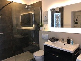 Loft exclusif : garage, climatisation, jacuzzi, deux terrasses sur le toit au centre de Langenhagen – Photo 11