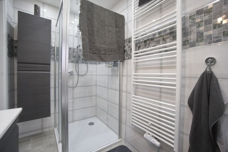 Individually-stylish: spacious, fully equipped apartment with garage and garden space, Telekom Magenta XL, short driving time to the A 43 and A 40 – 9f899d74de477f73416af4ab32761feb3bcdff18.jpg