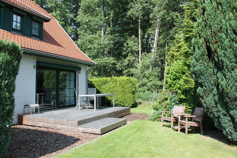 Einfamilienhaus mit 2 Extra-Wohneinheiten – Terrasse Haupthaus