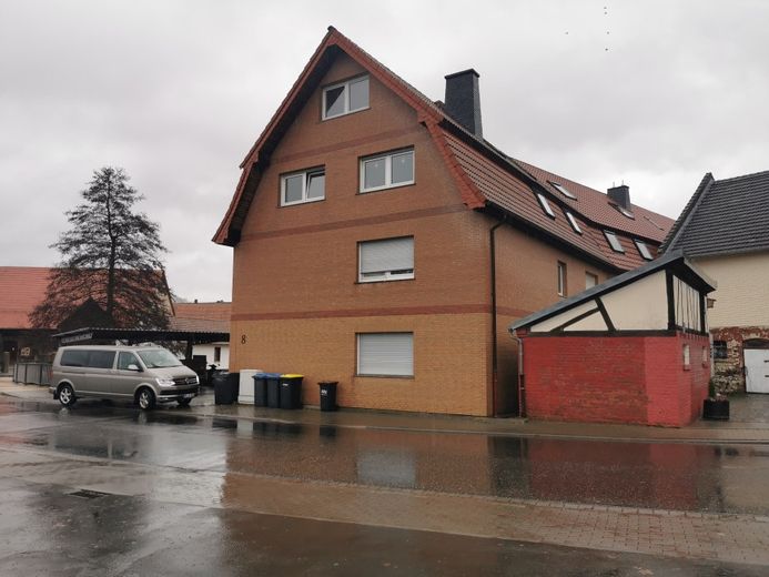 Neubau mit Expressanschluss an die BAB 5 – Vorderhaus