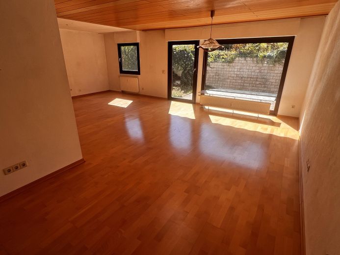 Charming detached house with dream terrace and plenty of potential – Wohn-Esszimmer EG