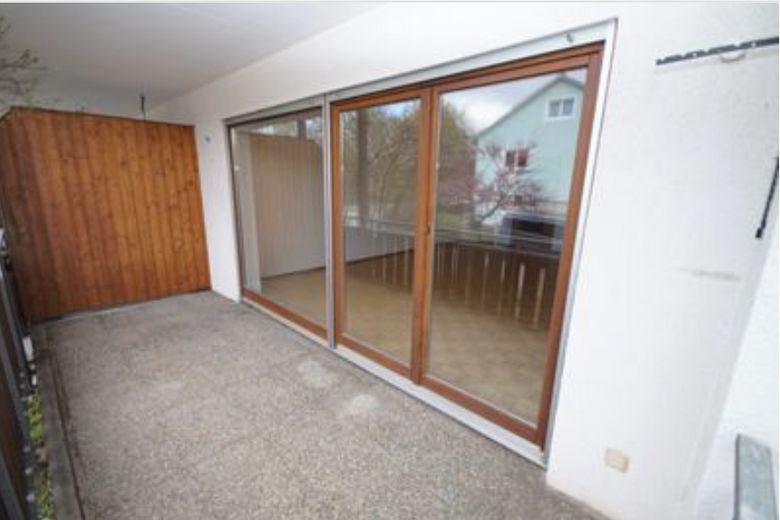 Wohnen in Überlingen: Großzügige 3-Zimmer-Oase mit Balkon, Aussicht & 2 Stellplätzen – Balkon 