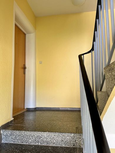 3 habitaciones con balcón y plaza de aparcamiento – Foto 2