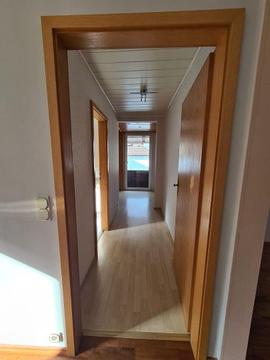 Attractive semi-detached house with two residential units and a large garden – OG Flur
