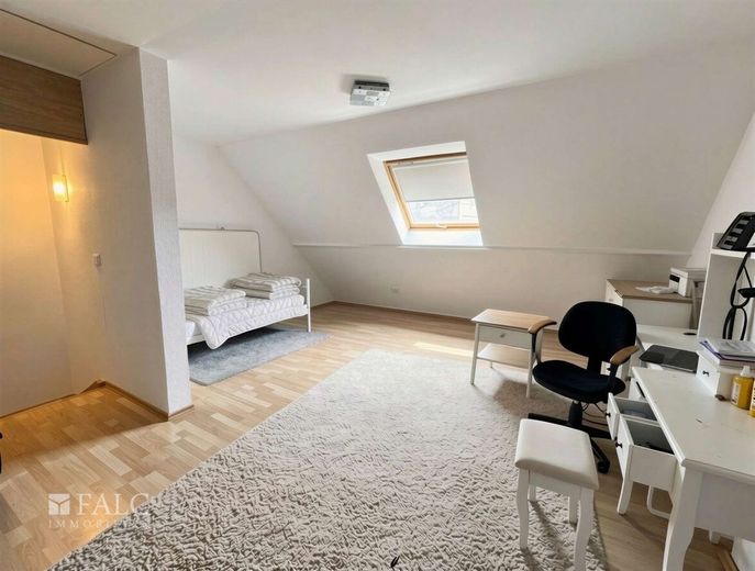 vermietetes Zweifamilienhaus mit großem Garten in Frechen Bachem – Zimmer DG