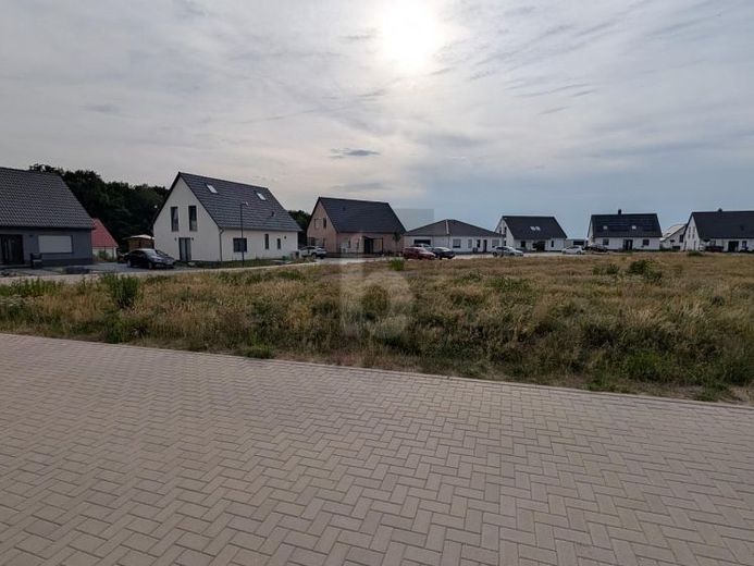 RUHIGE LAGE, VIEL PLATZ, PERFEKTE ANBINDUNG – Foto 1