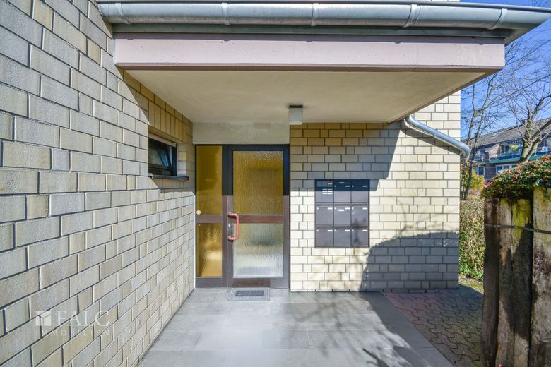 Perfekt für Singles &amp; Paare - Rückzug mit Stellplatz – Gepflegter Eingangsbereich des Hauses