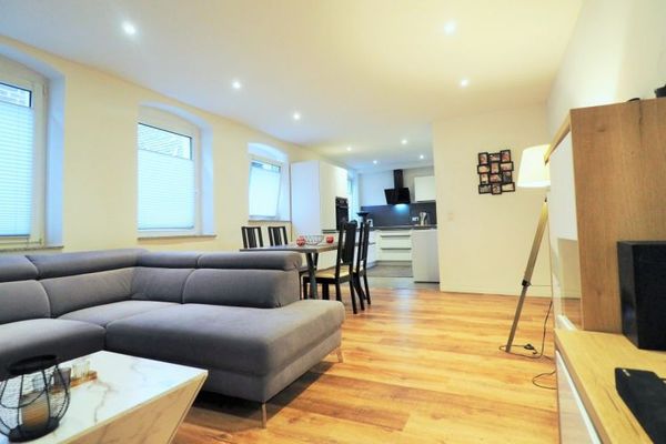 ++ Für JUNG & ÄLTER - Moderne 2- Zimmerwohnung mit neuer Einbauküche! ++