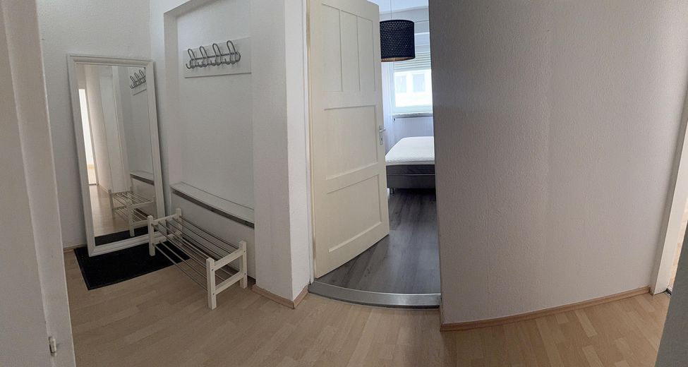 Möblierte 2-Zimmer-Wohnung in zentraler Lage von Schweinfurt – Flur