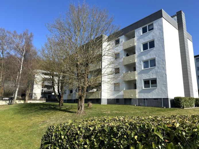 Helle, gemütliche 2-Zimmerwohnung mit Balkon, Stellplatz und Blick ins Grüne! – Foto 1