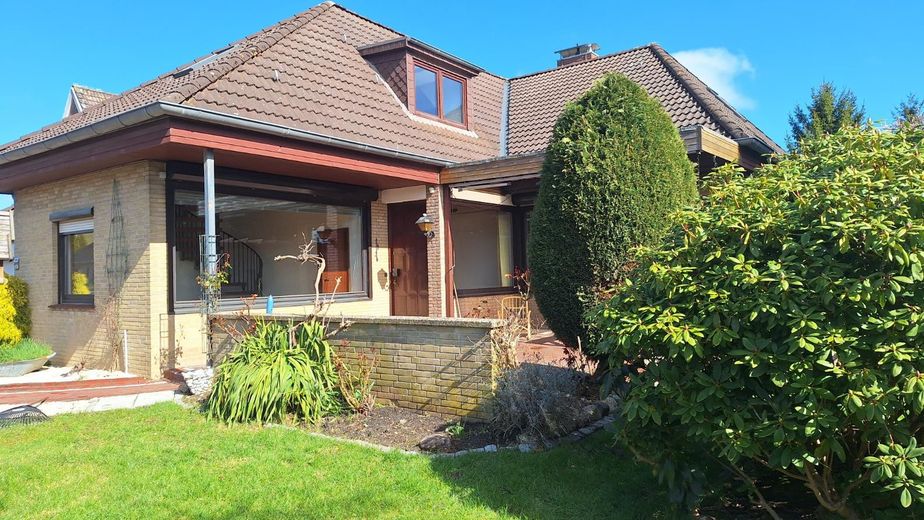 Einfamilienhaus in Wilhelmshaven zu verkaufen oder zu vermieten – Blick auf das Haus