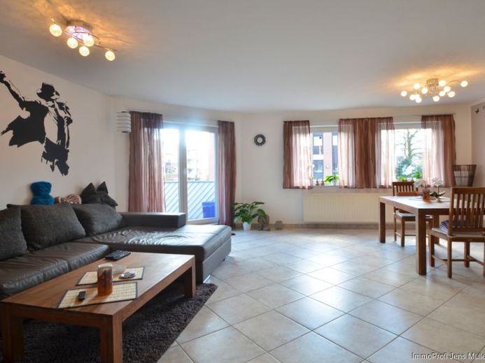 Helle Maisonettewohnung mit 2 Bädern, Balkon und Stellplatz in Hamm-Wiescherhöfen – Foto 1
