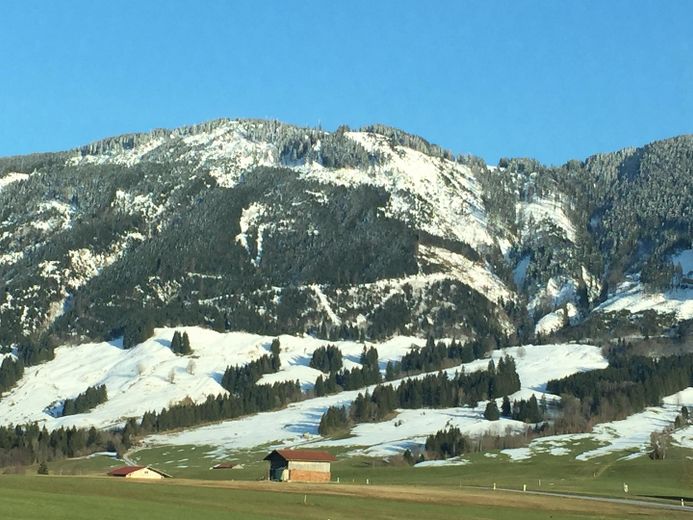 Besonderes Allgäu-Chalet: Hygge-Gefühl, 680 m² Südgrundstück & freier Alpenblick – Foto 11