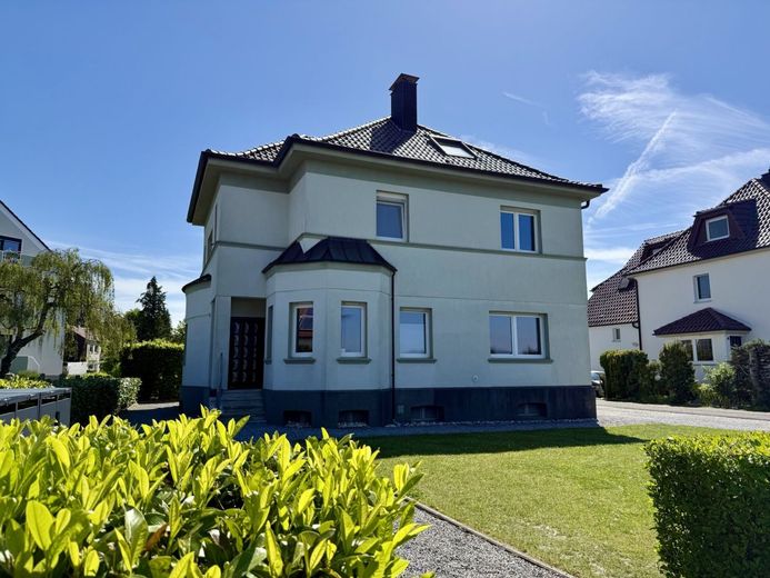 Fröndenberg-Dellwig: Exklusives Zweifamilienhaus - Naturverbundenes Wohnen nahe der Ruhr-Auen! – Ansicht Wohnhaus