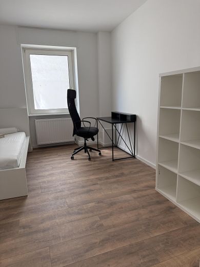 Bell'appartamento condiviso appena ristrutturato a Darmstadt-Mitte, con canone tutto incluso di 675€ per camera – WG-Zimmer 1